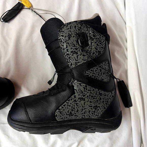 Burton Snowboard Boots Size 7 - Picture 5 of 16
